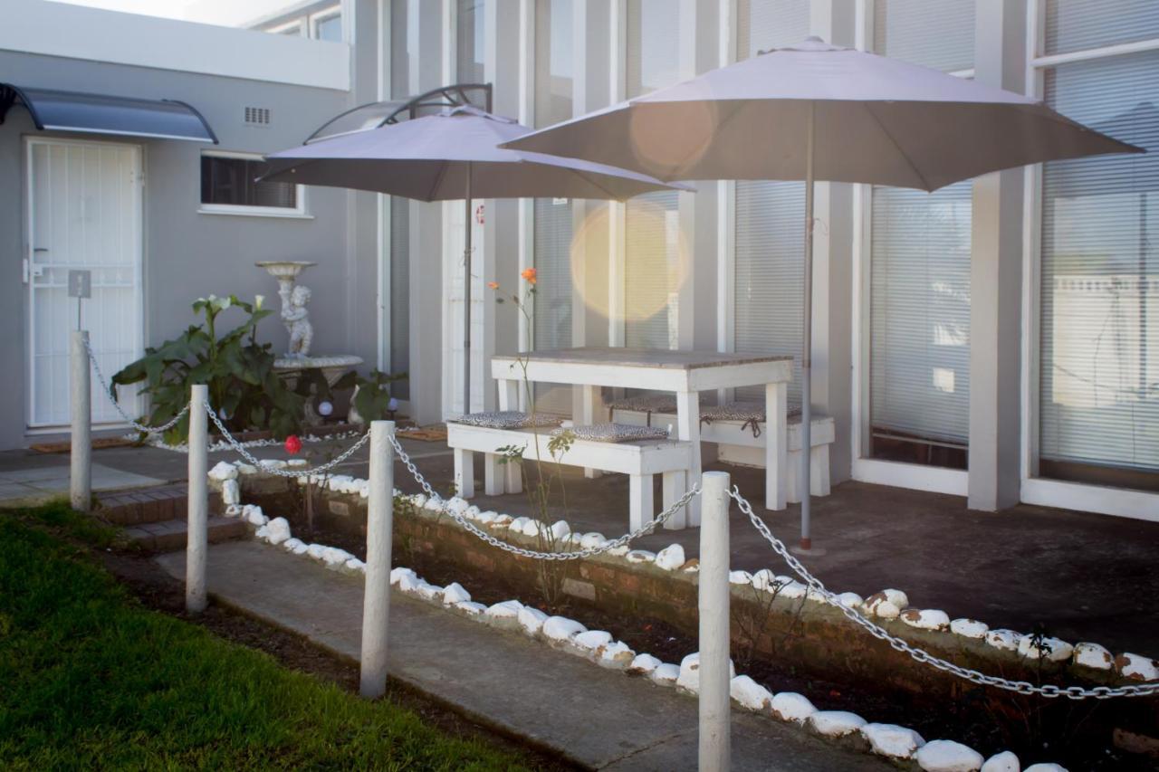The Vintage Crane Guest House 卡利登 外观 照片